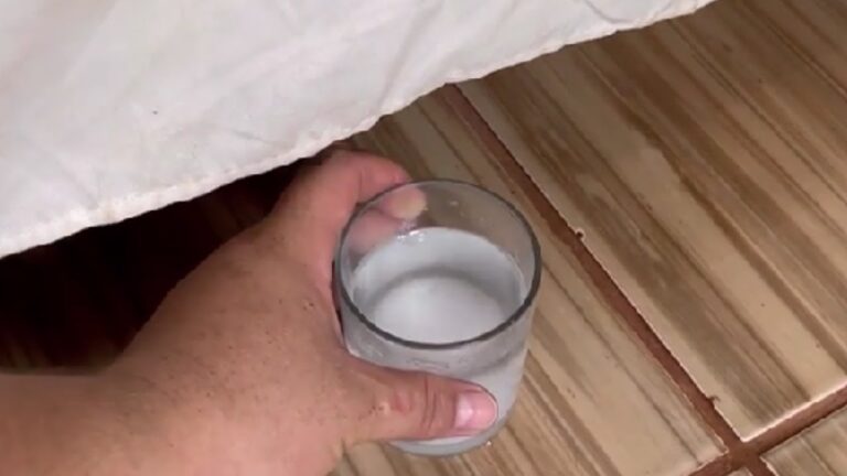 Benef&iacute;cios do Copo com &Aacute;gua e Sal no Quarto